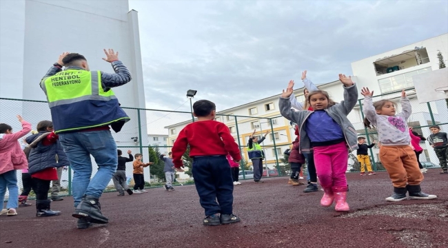 Hentbol gönüllü timi, Adıyaman'da depremzede çocuklar ile buluştu