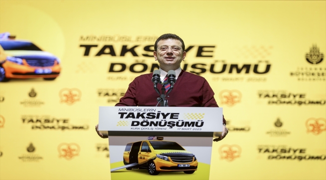 İBB Başkanı İmamoğlu, taksiye dönüştürülecek dolmuşlar için kura çekiminde konuştu