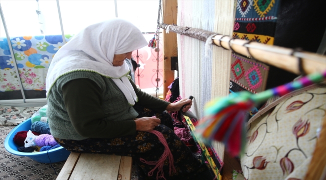 İki asırlık "Davaha" dokumasının köyündeki son temsilcisi