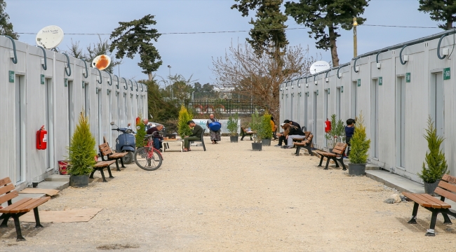 İskenderun'daki sosyal donatılı yaşam alanında depremzedelerin ihtiyaçları karşılanıyor