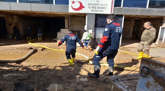 Ordu itfaiyesi Şanlıurfa'da selin yaralarının sarılmasında görev alıyor