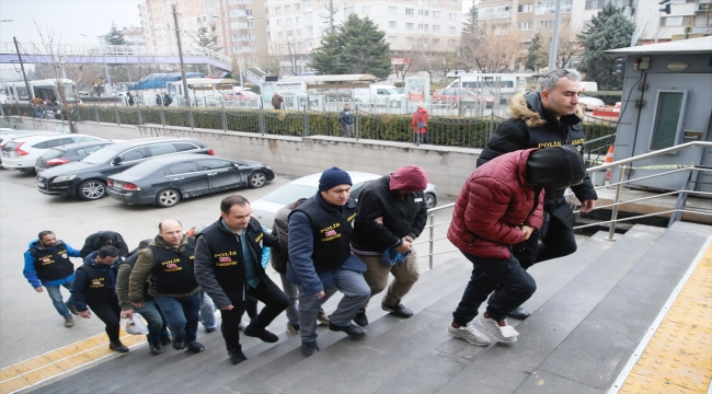 Sahte internet sitelerinden "trafik sigortası" dolandırıcılığı yapan 24 şüpheli yakalandı