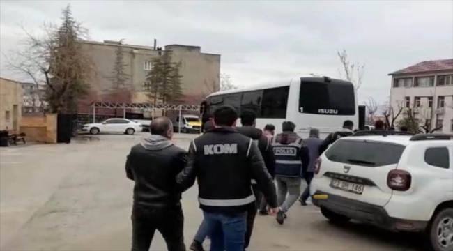 Şırnak'ta "yolsuzluk" operasyonunda 8 şüpheli gözaltına alındı 