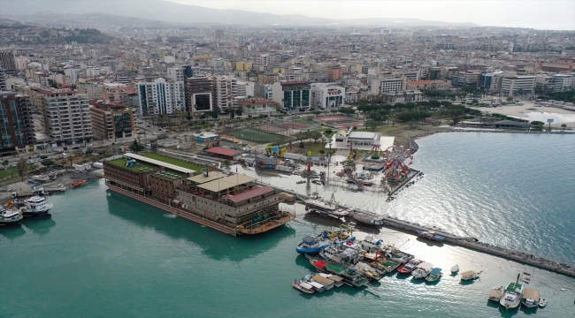 Süheyla Sultan gemisi İskenderun'da depremzedeleri ağırlamaya başladı