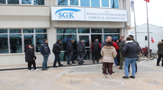 Trakya'daki SGK il müdürlüklerinde EYT yoğunluğu