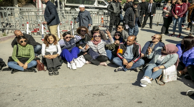 Tunus'ta Cumhurbaşkanı'nın 20 ay önce çalışmalarını dondurduğu Meclis yeniden açıldı