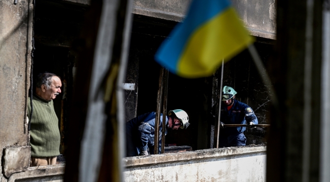 Ukrayna'nın Zaporijya kentinde Rus saldırısının ardından halk yaralarını sarmaya çalışıyor