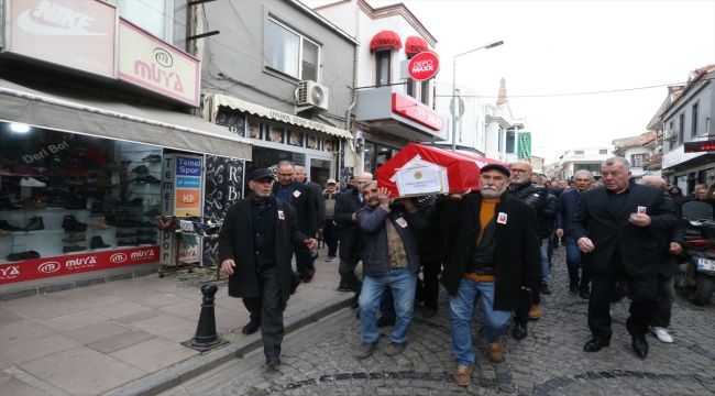 Yargıtay Onursal Cumhuriyet Başsavcısı Kanadoğlu'nun cenazesi Ayvalık'ta defnedildi