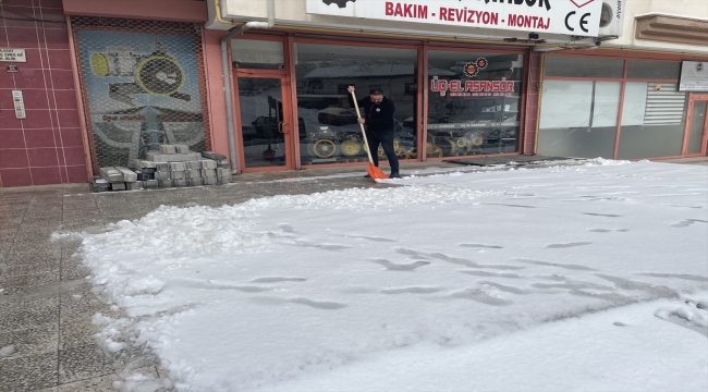 Yozgat'ta kar nedeniyle 15 köy yolu ulaşıma kapandı