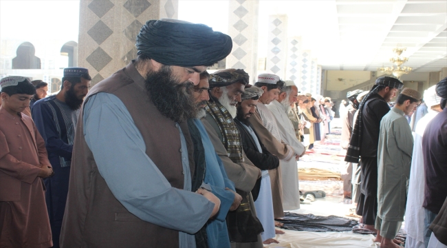 Afganistan'da Ramazan Bayramı namazı kılındı