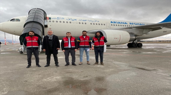 Afganistan uyruklu 228 düzensiz göçmen, Erzurum'dan ülkelerine gönderildi