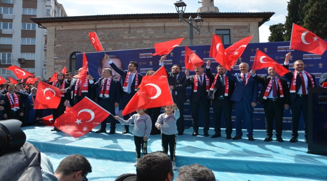 AK Parti'li Belgin Uygur, Balıkesir'de aday tanıtım programında konuştu