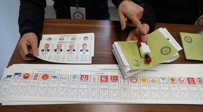 Almanya ve Fransa'da Türkiye'deki Cumhurbaşkanı ve Milletvekili Seçimleri için oy verme işlemi başladı