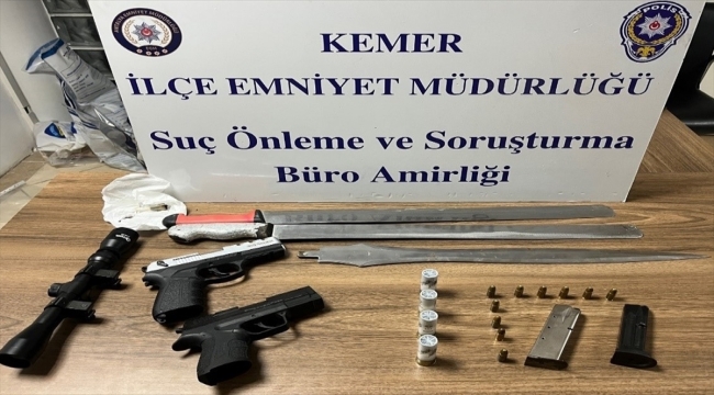 Antalya'da çeşitli suçlardan aranan 3 şüpheli yakalandı