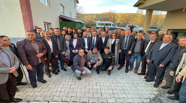 Azerbaycan'dan Van'a gelen heyet Edremit'te vatandaşlarla buluştu
