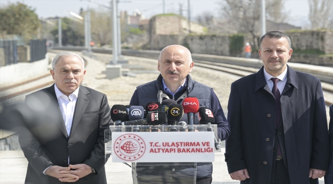 Bakan Karaismailoğlu, Sirkeci-Kazlıçeşme Raylı Sistem Hattı'nda konuştu