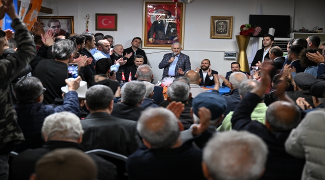 Binali Yıldırım, İzmir'de Evlad-ı Fatihan Derneği üyeleriyle buluştu