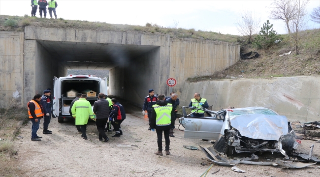 Çankırı'da devrilen otomobildeki 3 kişi öldü, 2 kişi yaralandı