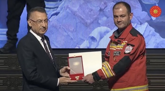 CEKUT ekibine 'Üstün Fedakarlık Madalyası ve Nişanı' verildi