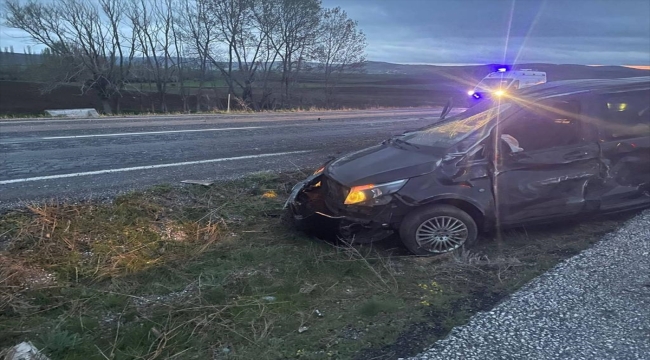 CHP Sivas Milletvekili Karasu, Yozgat'ta geçirdiği trafik kazasında hafif yaralandı