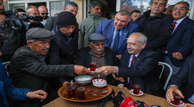 Cumhurbaşkanı adayı Kılıçdaroğlu, Adıyaman'ın ilçelerini ziyaret etti