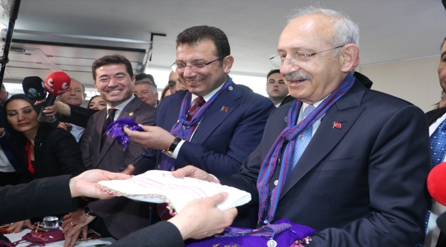 Cumhurbaşkanı adayı Kılıçdaroğlu, Trabzon'da ziyaretlerde bulundu