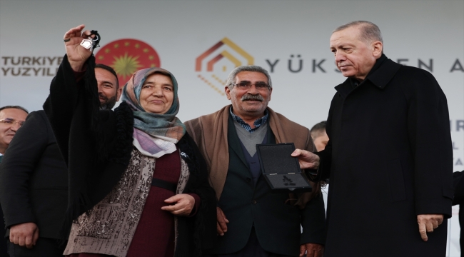 Cumhurbaşkanı Erdoğan, Diyarbakır'da deprem konutları temel atma ve anahtar teslim töreninde konuştu