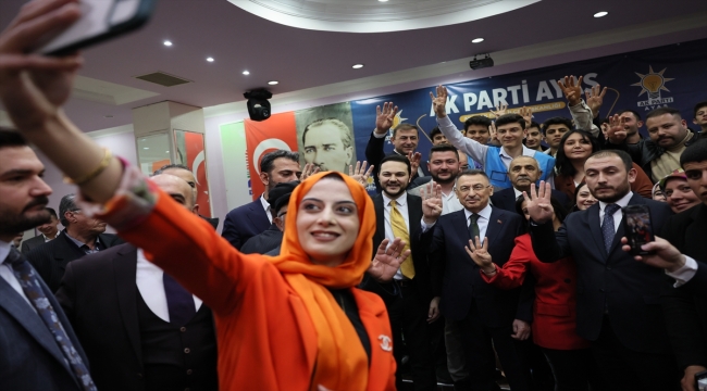Cumhurbaşkanı Yardımcısı Oktay, Ayaş'ta vatandaşlarla iftarda bir araya geldi