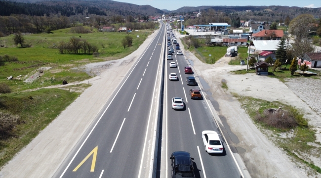 D-100 kara yolu Bolu Dağı kesimindeki zincirleme kaza ulaşımı aksattı