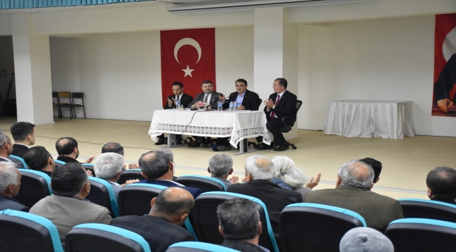 Enerji ve Tabii Kaynaklar Bakanı Dönmez, Eskişehir'de muhtarlarla bir araya geldi