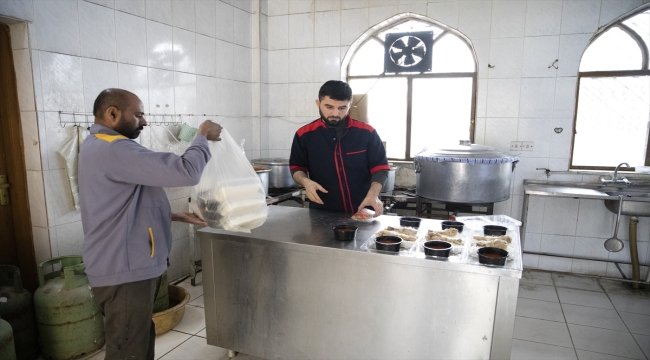 Erbil ve Süleymaniye'deki camilerin aşevleri ramazanda toplu iftar geleneğini sürdürüyor