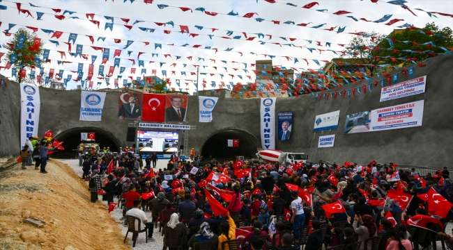 Eski Adalet Bakanı Gül, tünel temel atma töreninde konuştu