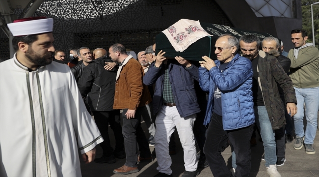 Kadıköy'de hakim eşini öldürüp intihar eden kadının cenazesi toprağa verildi 