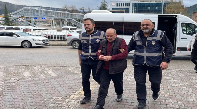 Karabük'te yabancı uyruklu öğrencinin cesedinin bulunmasına ilişkin gözaltına alınan şüphelilerden 4'ü adliyede