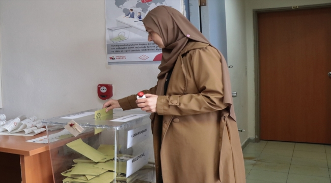 Kayseri Havalimanı'nda oy verme işlemi başladı