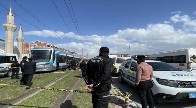 Konya'da tramvayın altında kalan anne öldü, çocuğu ağır yaralandı