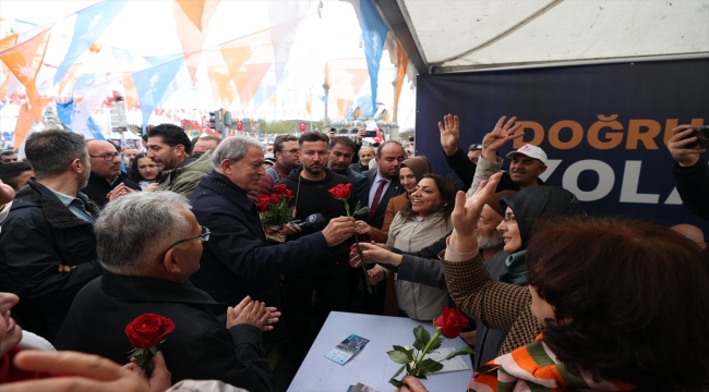 Milli Savunma Bakanı Akar memleketi Kayseri'de hemşehrileriyle piknikte bir araya geldi