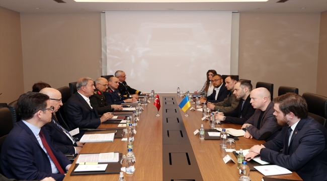 Milli Savunma Bakanı Akar, Ukrayna Altyapı Bakanı Kubrakov ile Kayseri'de bir araya geldi