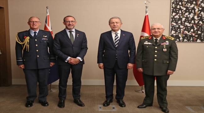 Milli Savunma Bakanı Akar ve Yeni Zelandalı mevkidaşı Little ile görüştü