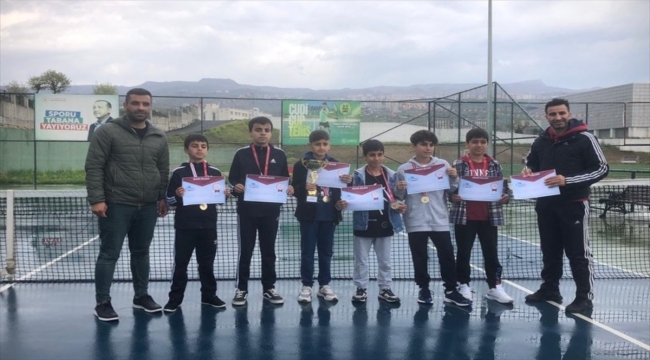 Şırnak'ta Okul Sporları Yıldızlar Tenis Bölge Birinciliği müsabakaları sona erdi