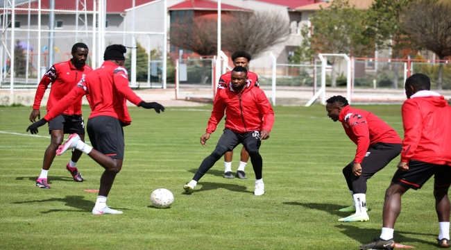 Sivasspor, Medipol Başakşehir maçının hazırlıklarını tamamladı