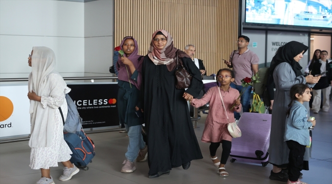 Sudan'dan tahliye edilen 203 Türk vatandaşı daha yurda döndü