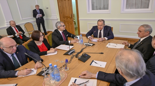 Suriye konulu toplantı Moskova'da başladı