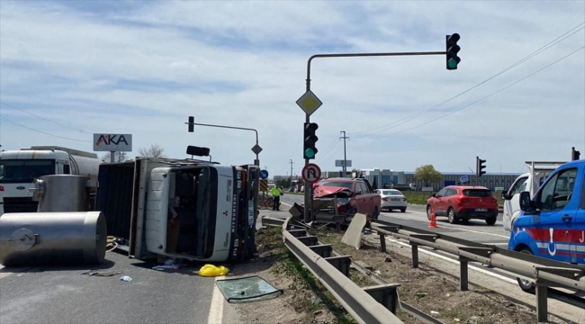 Tekirdağ'da pikap ile kamyonetin çarpıştığı kazada 2 kişi yaralandı