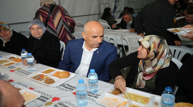 Ukrayna'nın Ankara Büyükelçiliği Kahramanmaraş'ta 1200 kişilik iftar verdi