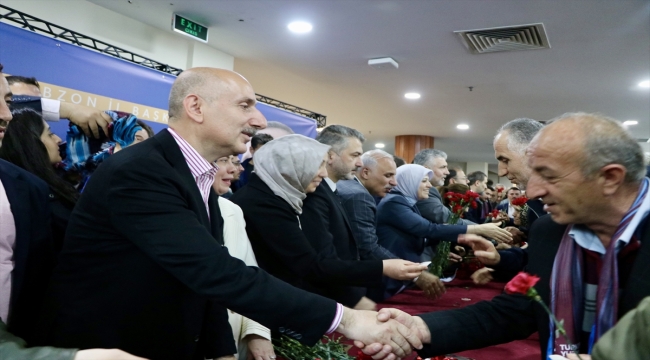 Ulaştırma ve Altyapı Bakanı Karaismailoğlu, Trabzon'da bayramlaşma programında konuştu