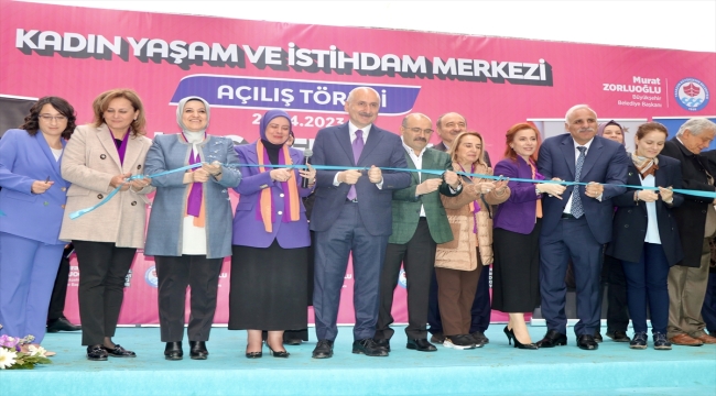 Ulaştırma ve Altyapı Bakanı Karaismailoğlu, Trabzon'da konuştu