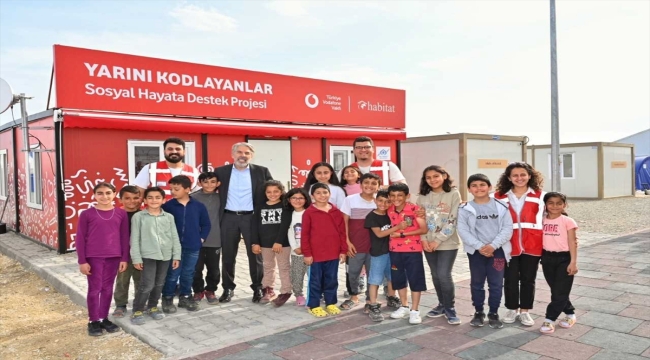 Vodafone, Adıyaman'da çocuklar için "konteyner teknoloji sınıfı" kurdu