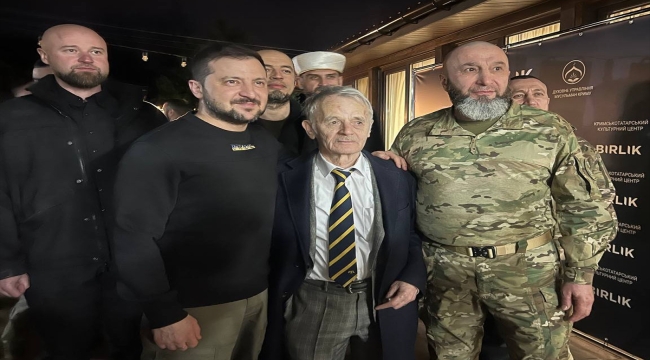 Zelenskiy, Kırım Müslümanları Merkezi'ndeki iftara katıldı