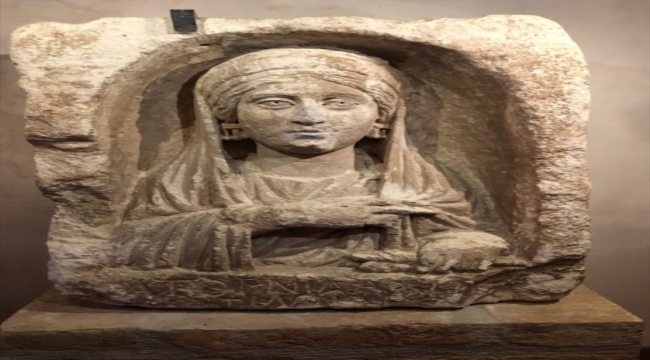 Zeugma Antik Kenti'nden kaçırılan 1800 yıllık mezar steli, Türkiye'ye iade edildi